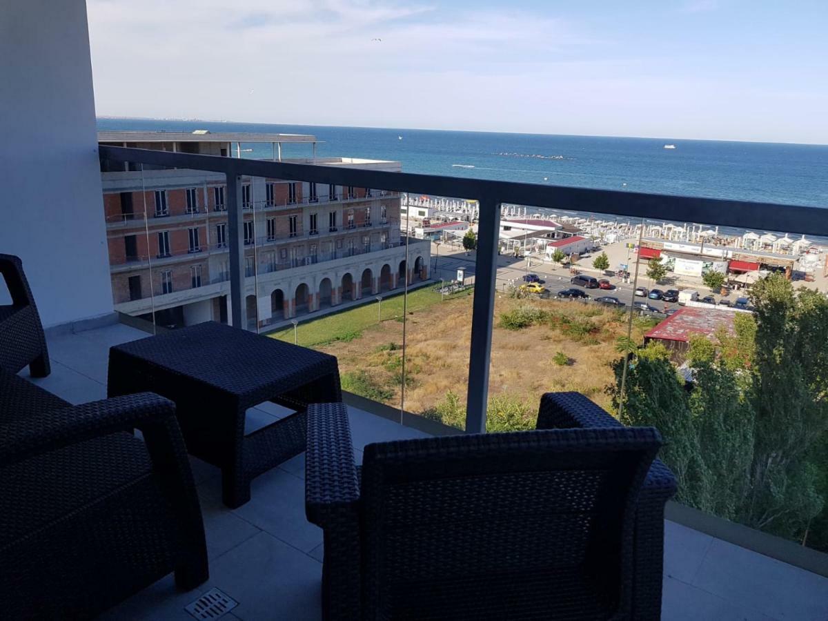 Mirage Seaview Apartment *